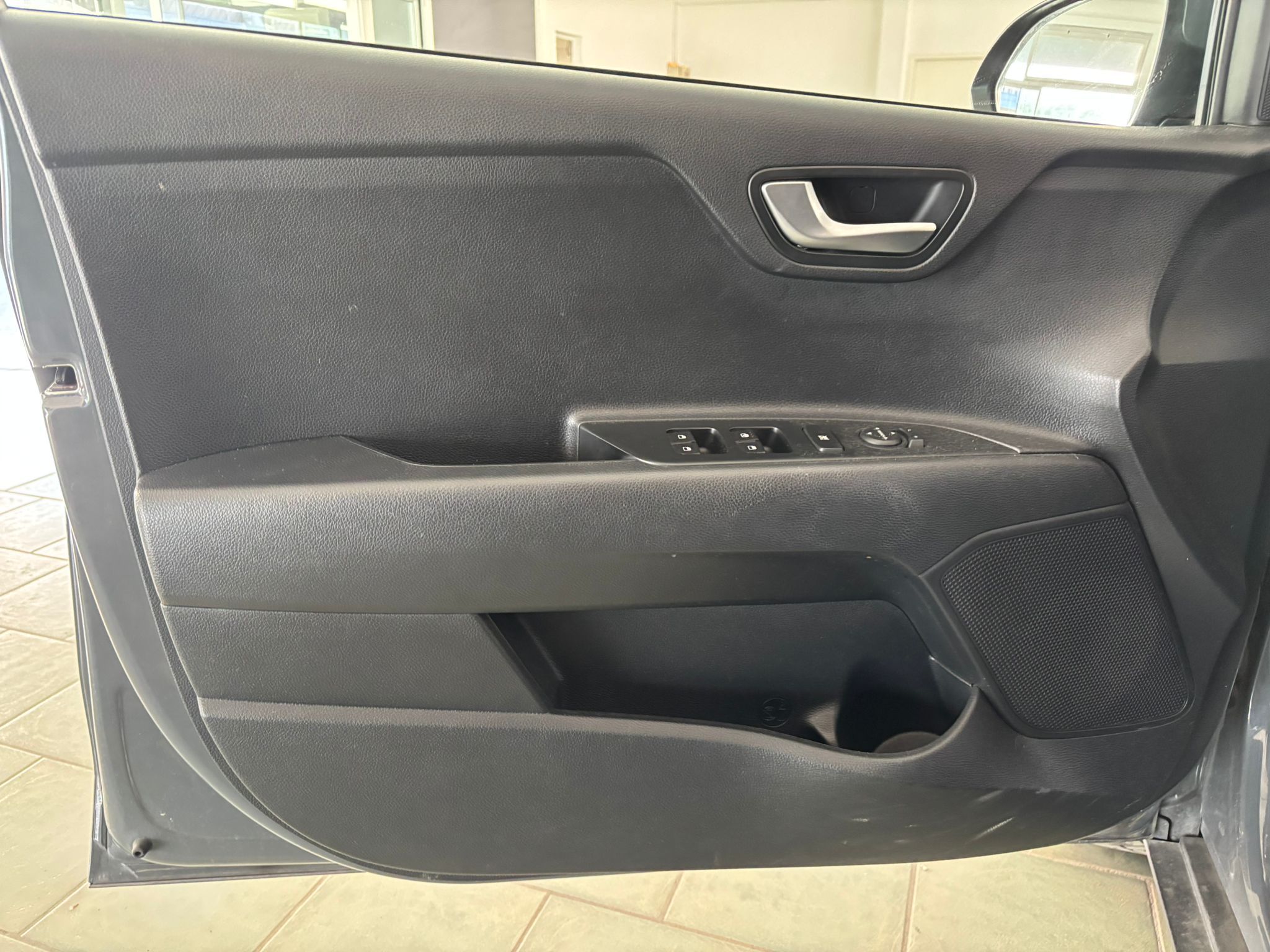 Kia Stonic 1.0 Style ecogpl 95cv dct - Image 9