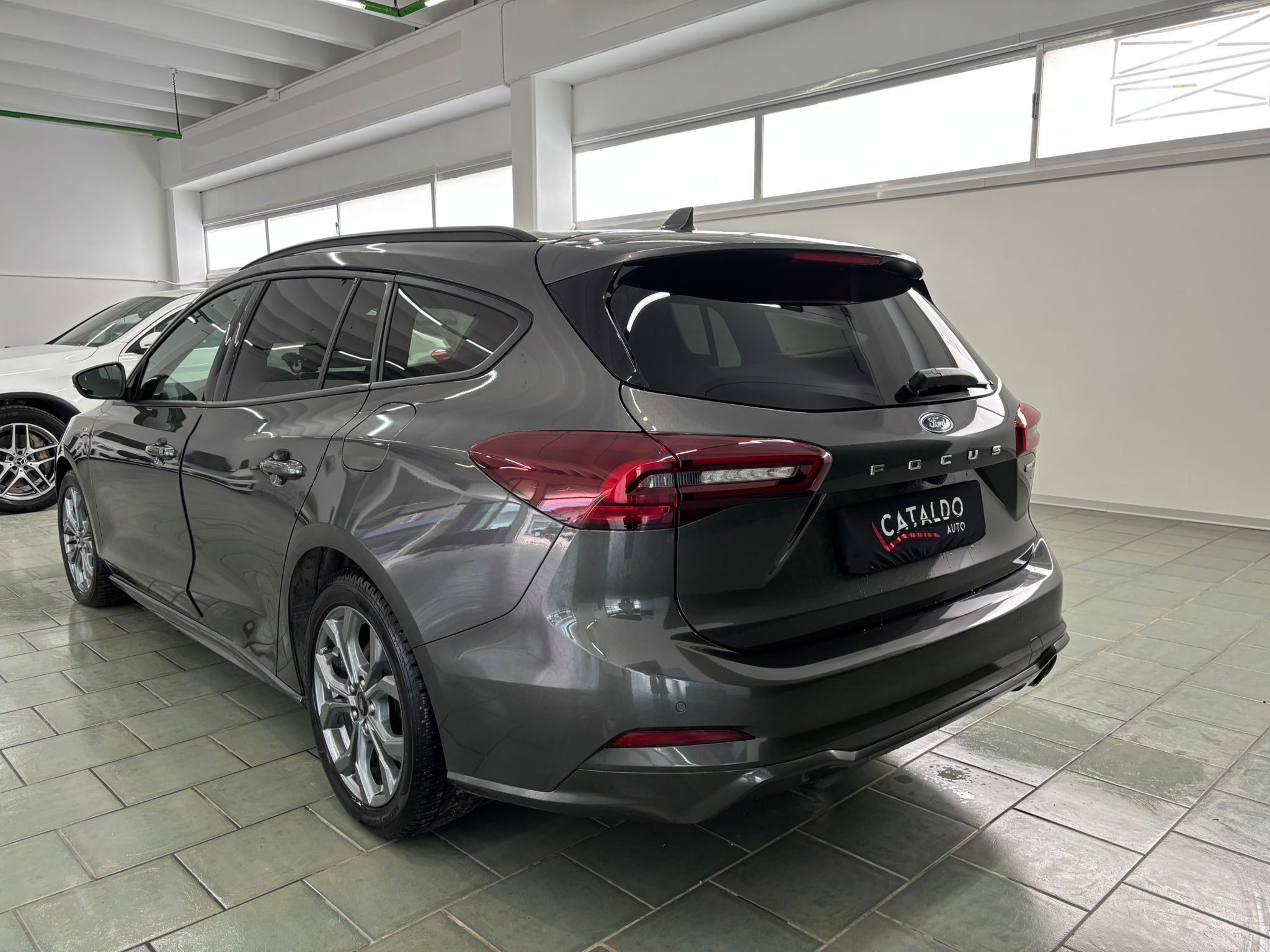 Ford Focus V 2022 SW 1.0 ecoboost ST-Line Style 125cv - Image 3