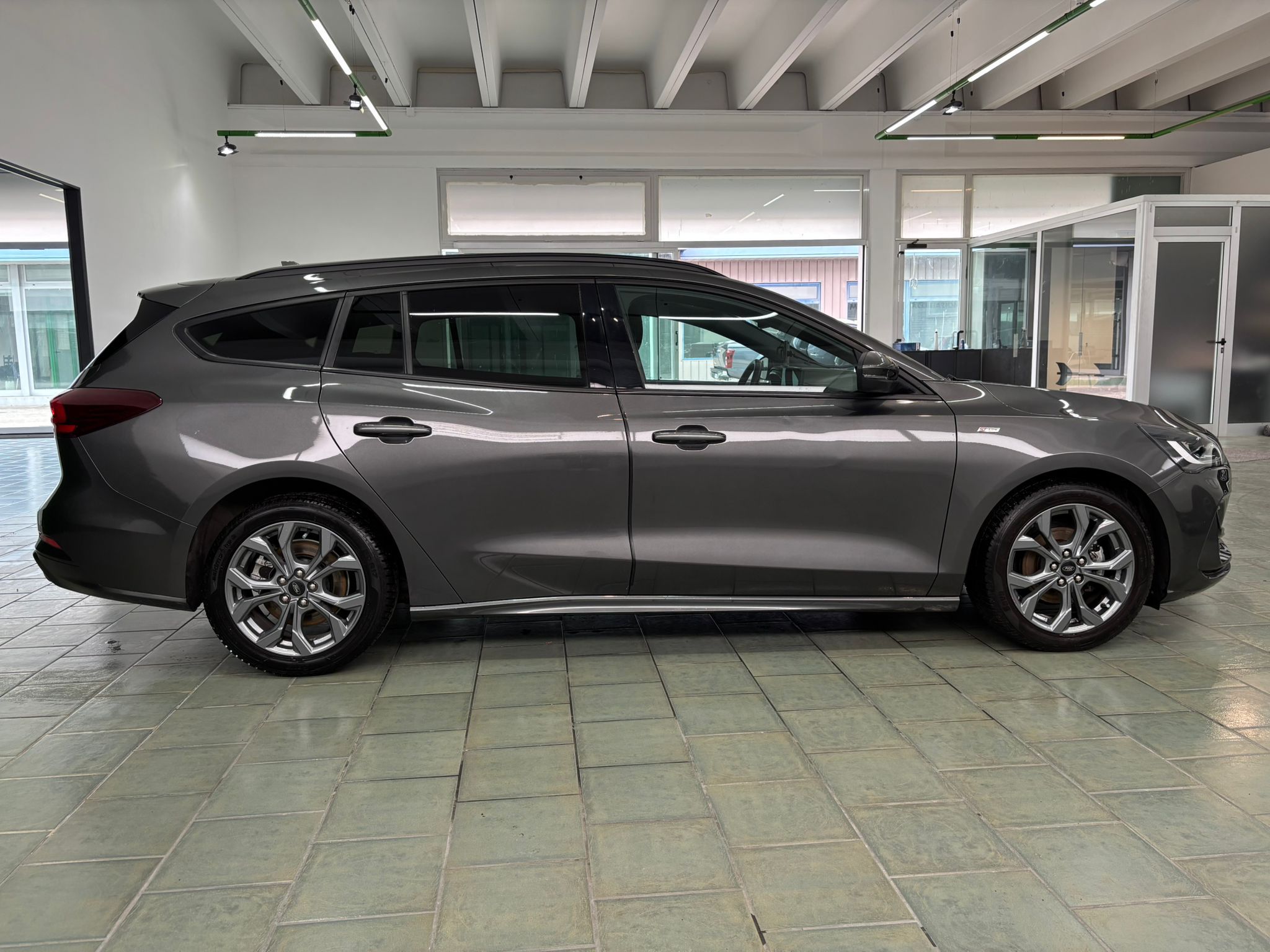 Ford Focus V 2022 SW 1.0 ecoboost ST-Line Style 125cv - Image 6